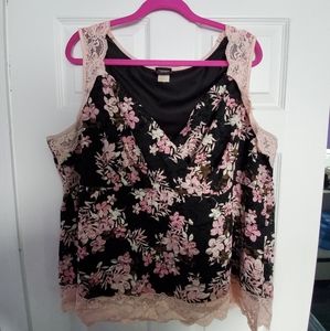 Sleeveless floral and lace blouse